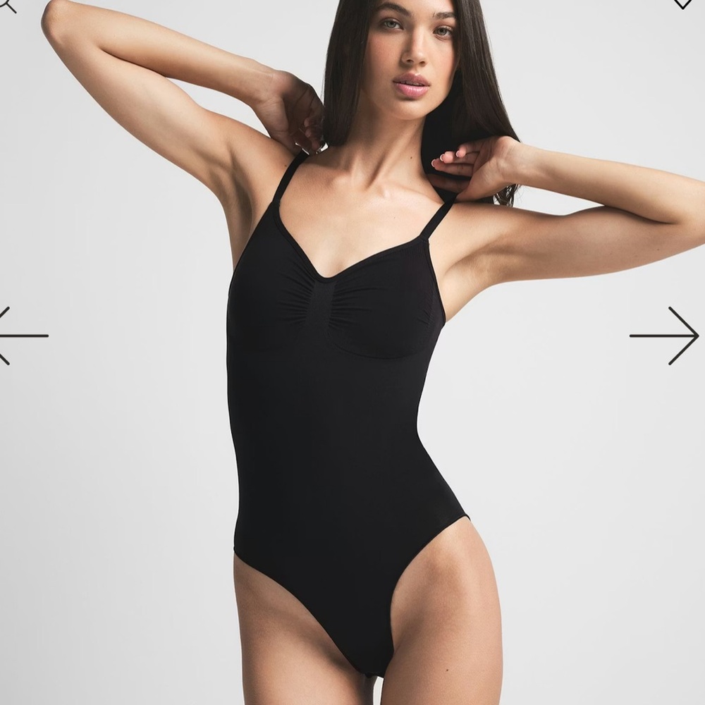 SKIMS Elegant Black Apparel